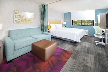 Suite, 1 King Bed, Accessible (Roll-In Shower)