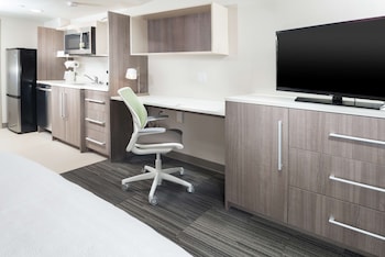 Studio, 2 Queen Beds, Accessible, Bathtub