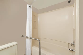 Room, 1 Queen Bed, Accessible, Non Smoking (Mobility Accessible)
