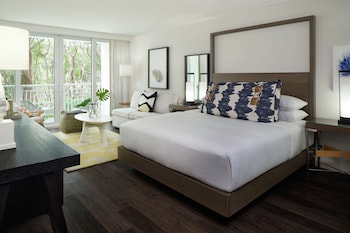 Room, 1 King Bed (Partial Waterfront View)