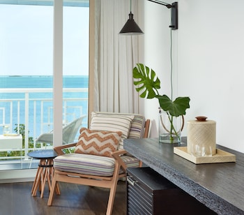 Room, 2 Queen Beds, Accessible, Bathtub (Waterfront)