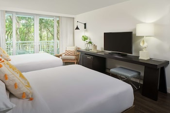 Room, 2 Queen Beds (Partial Waterfront)