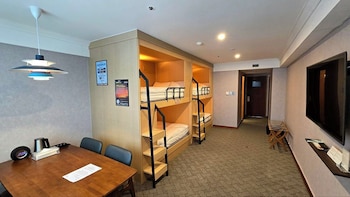 Family Bunkbed Room, Includes Parking for 1 Vehicle