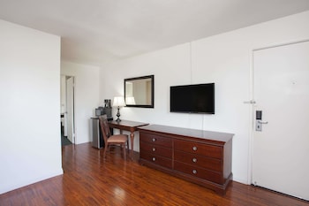 Suite, Multiple Beds, Non Smoking (First Floor)