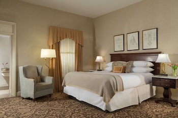 Deluxe Room, 1 King Bed