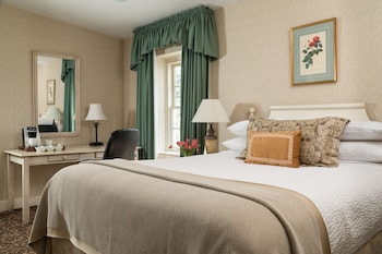 Single Room, 1 Queen Bed, Garden View