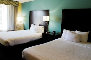 Room, 2 Queen Beds, Non Smoking