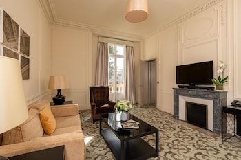 Deluxe Suite, 1 King Bed, Garden View (Palace 5 Star)