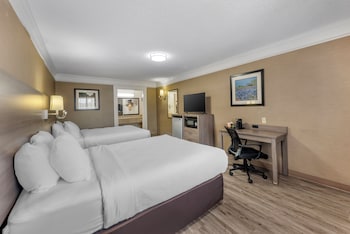 Standard Room, 2 Queen Beds, Non Smoking