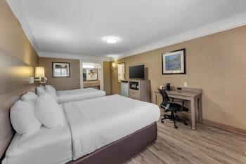 Standard Room, 2 Queen Beds, Non Smoking