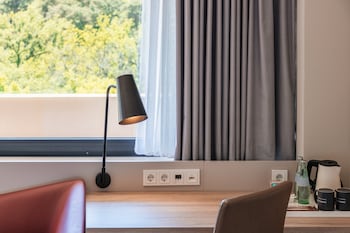 Standard Room, 2 Twin Beds (Furnished Balcony)