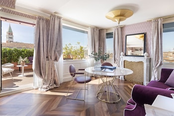 Panoramic Suite, Terrace, Lagoon View (Top Floor)