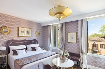 Classic Room, City View