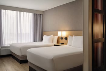 Room (2 Dble Beds with Sofa Bed, High floor)