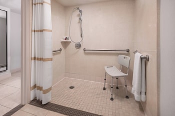Room, 1 Queen Bed (Mobility Accessible, Roll-in Shower)