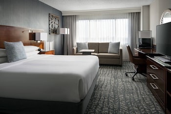 Room, 1 Queen Bed (Mobility Accessible, Roll-in Shower)