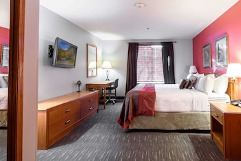 Suite, 1 King Bed, Non Smoking (One-Bedroom)