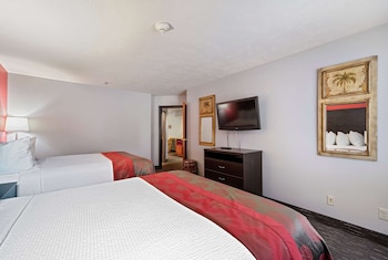 Suite, 2 Bedrooms, Non Smoking (1 King Bed and 2 Queen Beds)