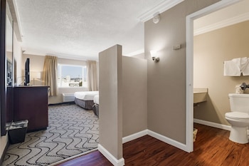 Standard Room, 2 Queen Beds (Two Queen Beds)
