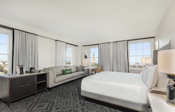 Room, 1 King Bed, Corner