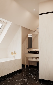 Deluxe Room, 1 King Bed, City View