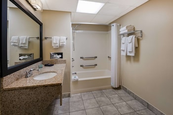 Standard Room, 2 Queen Beds, Accessible, Bathtub