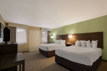 Standard Room, 2 Queen Beds, Non Smoking, Balcony