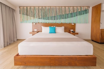 Royal Suite King Partial Ocean View