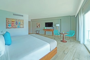Confort King Partial Ocean View