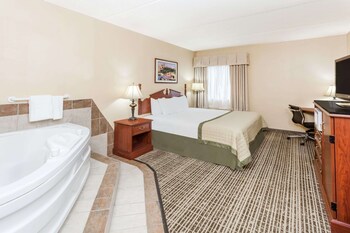 Studio Suite, 1 King Bed, Non Smoking