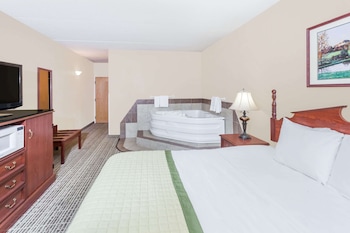 Studio Suite, 1 King Bed, Non Smoking