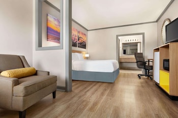 Standard Room, 1 King Bed