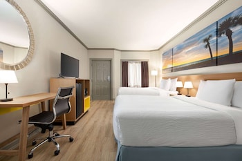 Room, 2 Queen Beds, Accessible, Non Smoking (Mobility, Bathtub w/ Grab Bars)