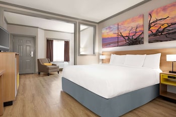Room, 1 King Bed, Accessible, Non Smoking (Mobility)
