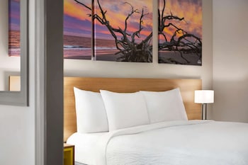 Room, 2 Queen Beds, Accessible, Non Smoking (Mobility, Bathtub w/ Grab Bars)