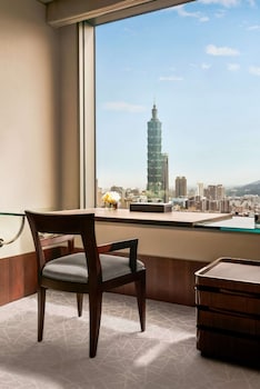 Premier Taipei 101 View Twin Room