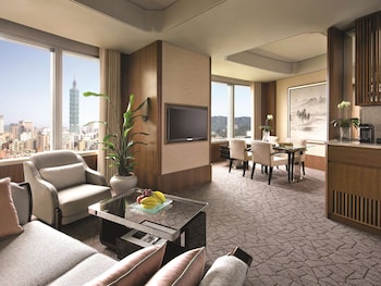 Plaza Suite Twin Room