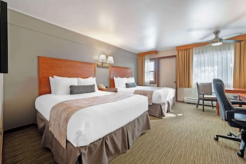 Standard Room, 2 Queen Beds, Non Smoking, Refrigerator