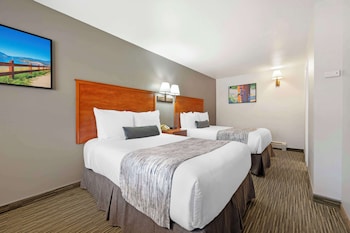 Standard Room, 2 Queen Beds, Non Smoking, Refrigerator