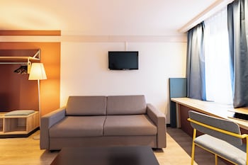 Standard Room, 1 Queen Bed, Accessible