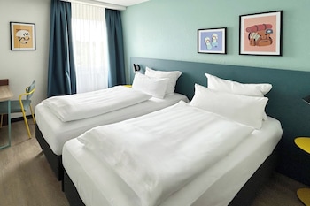 Standard Room, 2 Twin Beds, Garden View