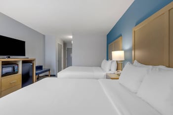 Suite, Multiple Beds, Accessible, Non Smoking (Efficiency, Upgrade)