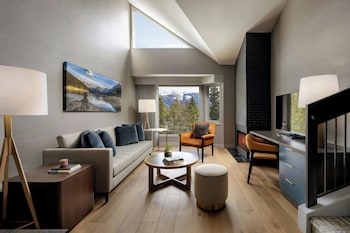 Black Diamond Club, Concierge Lounge Access, Loft Suite, 1 King Bed