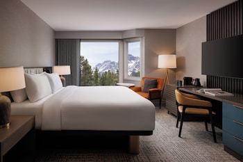 Black Diamond Club, Concierge Lounge Access, Club Room, 1 King Bed