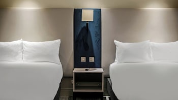 Deluxe Room, Multiple Beds
