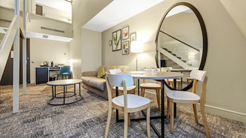 Suite, 1 King Bed (Duplex)