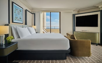 Corner One Bedroom Accessible Suite