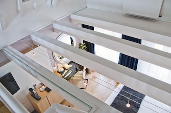 Suite, Terrace (Feature)