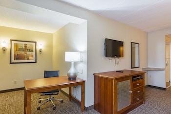 Suite, 1 King Bed, Non Smoking