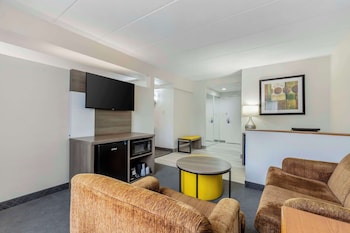 Suite, 1 King Bed, Non Smoking